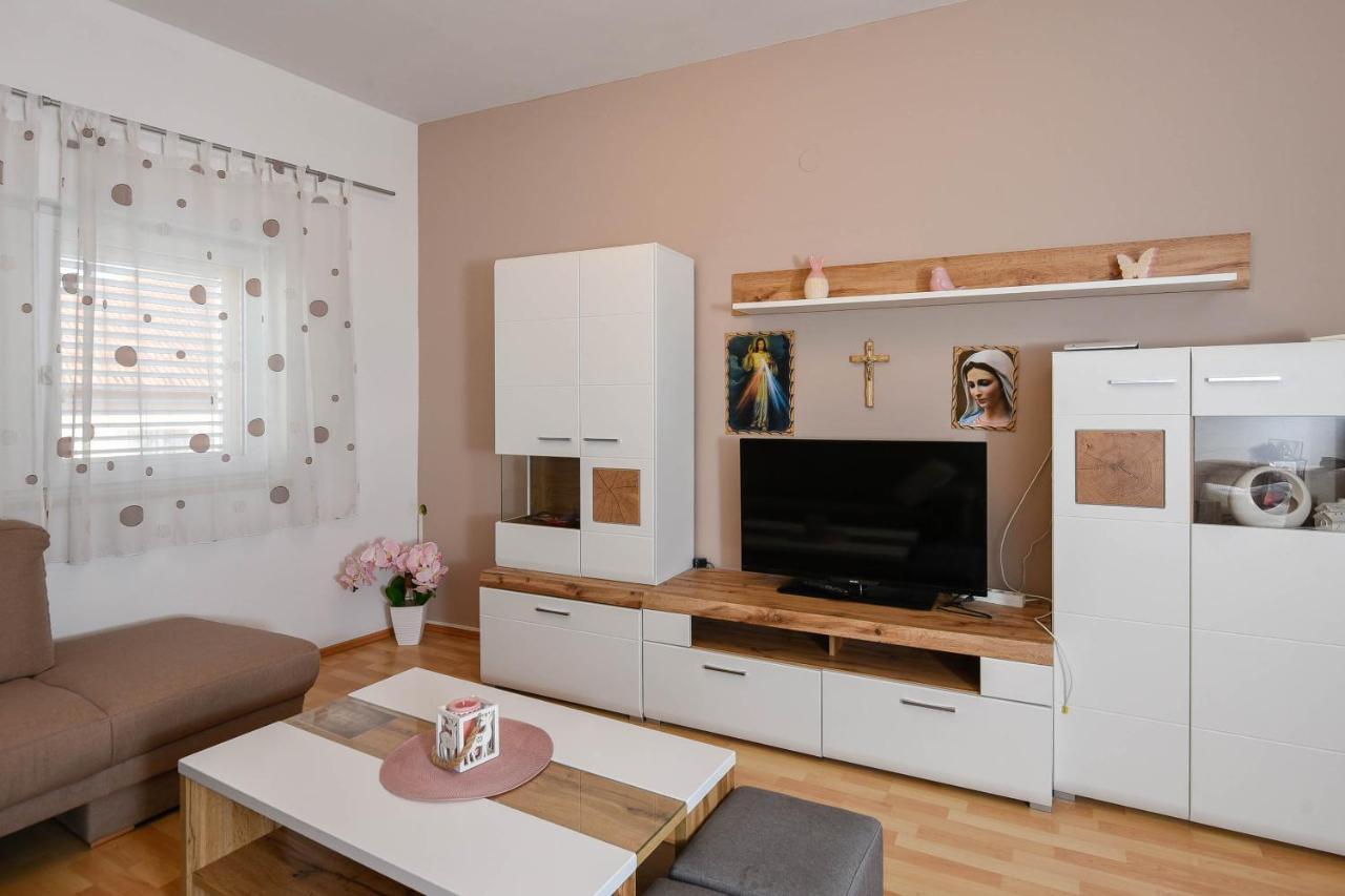 Apartments Karla Orebic Luaran gambar