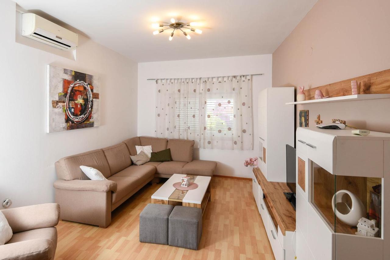 Apartments Karla Orebic Luaran gambar