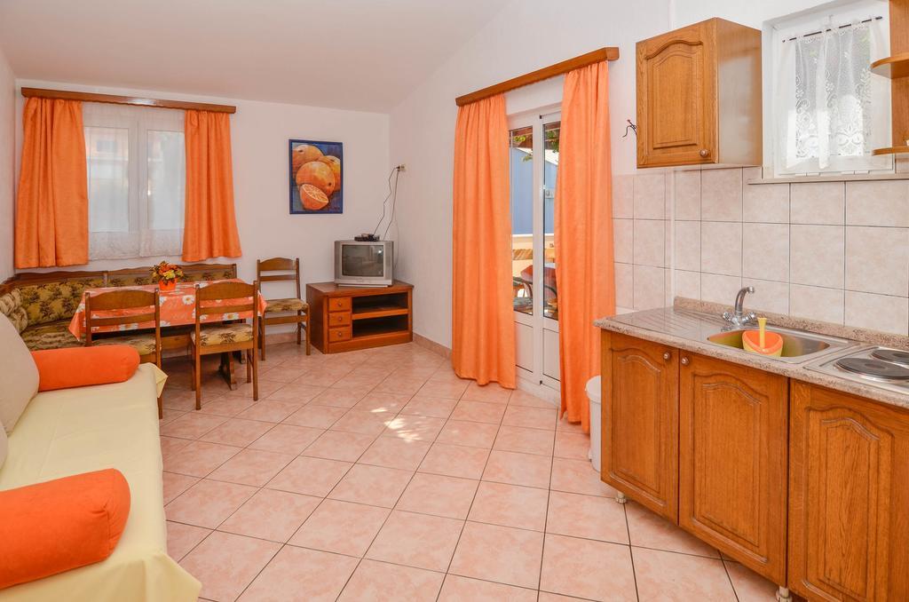 Apartments Karla Orebic Bilik gambar