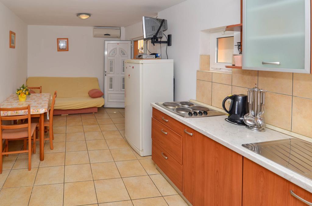 Apartments Karla Orebic Bilik gambar